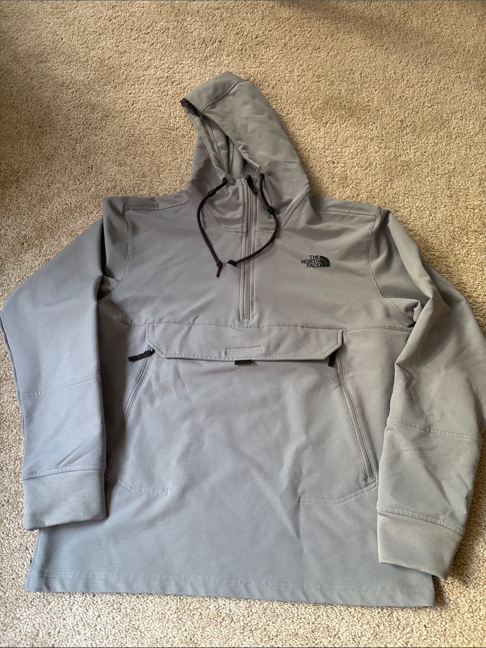 The North Face Men's Light Gray Half-Zip Hooded Pullover